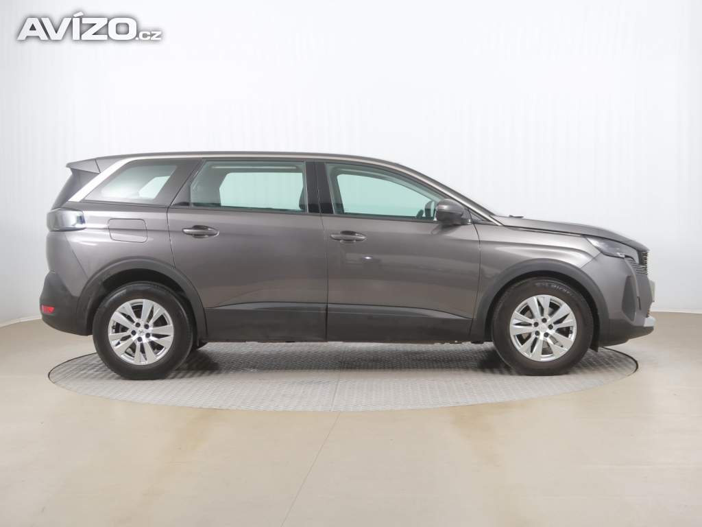 Foto inzerátu Peugeot 5008 PureTech 130