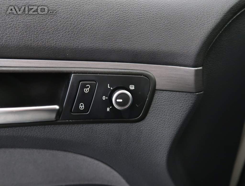 Foto inzerátu Volkswagen Touran 1.6 TDI