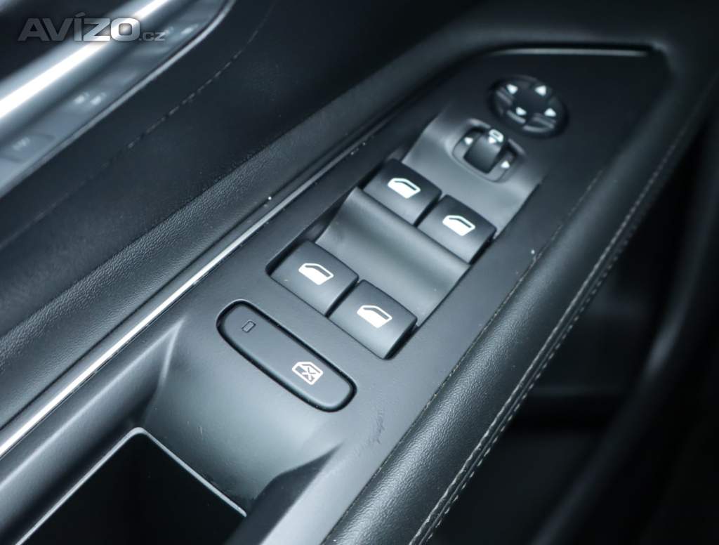 Foto inzerátu Peugeot 3008 1.5 BlueHDi