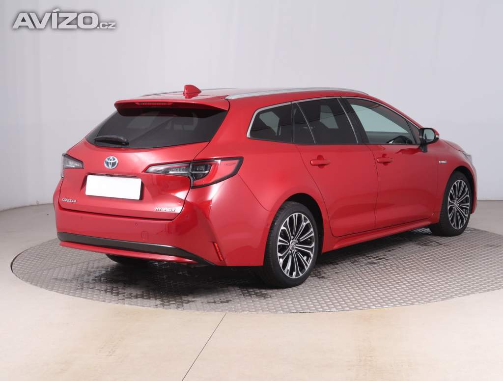 Foto inzerátu Toyota Corolla 1.8 Hybrid
