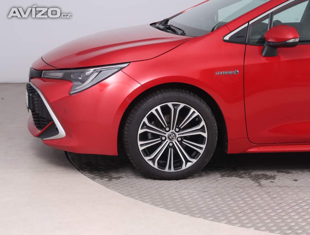 Foto inzerátu Toyota Corolla 1.8 Hybrid
