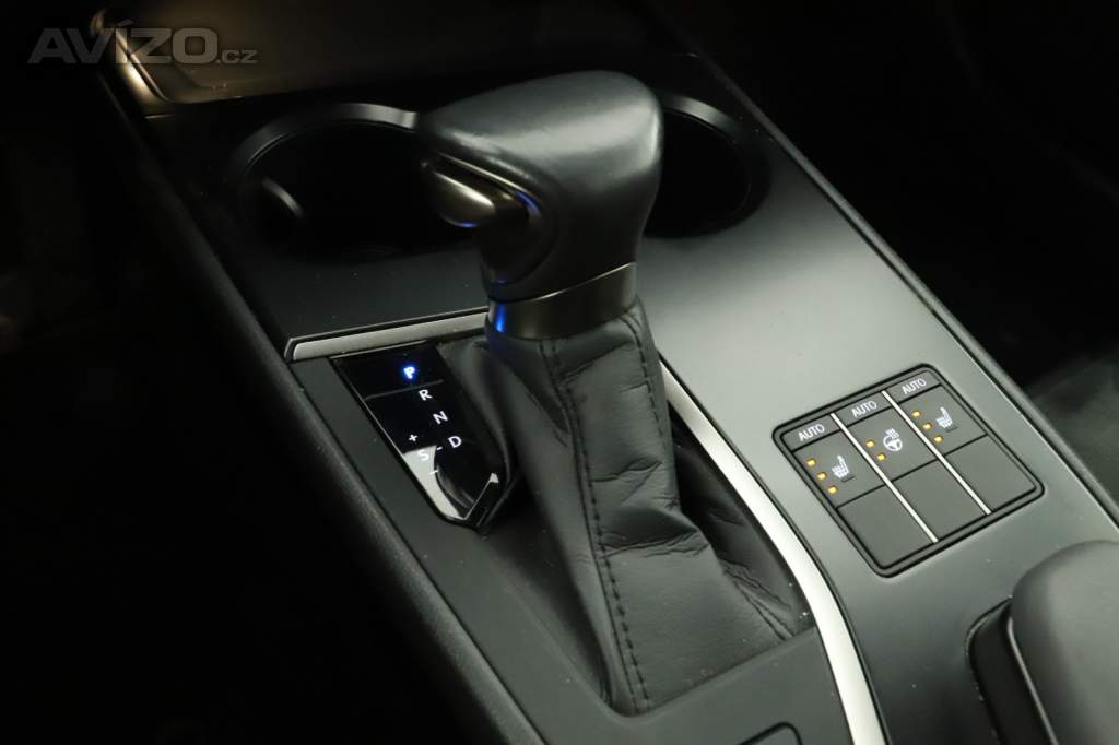 Foto inzerátu Lexus UX 250h