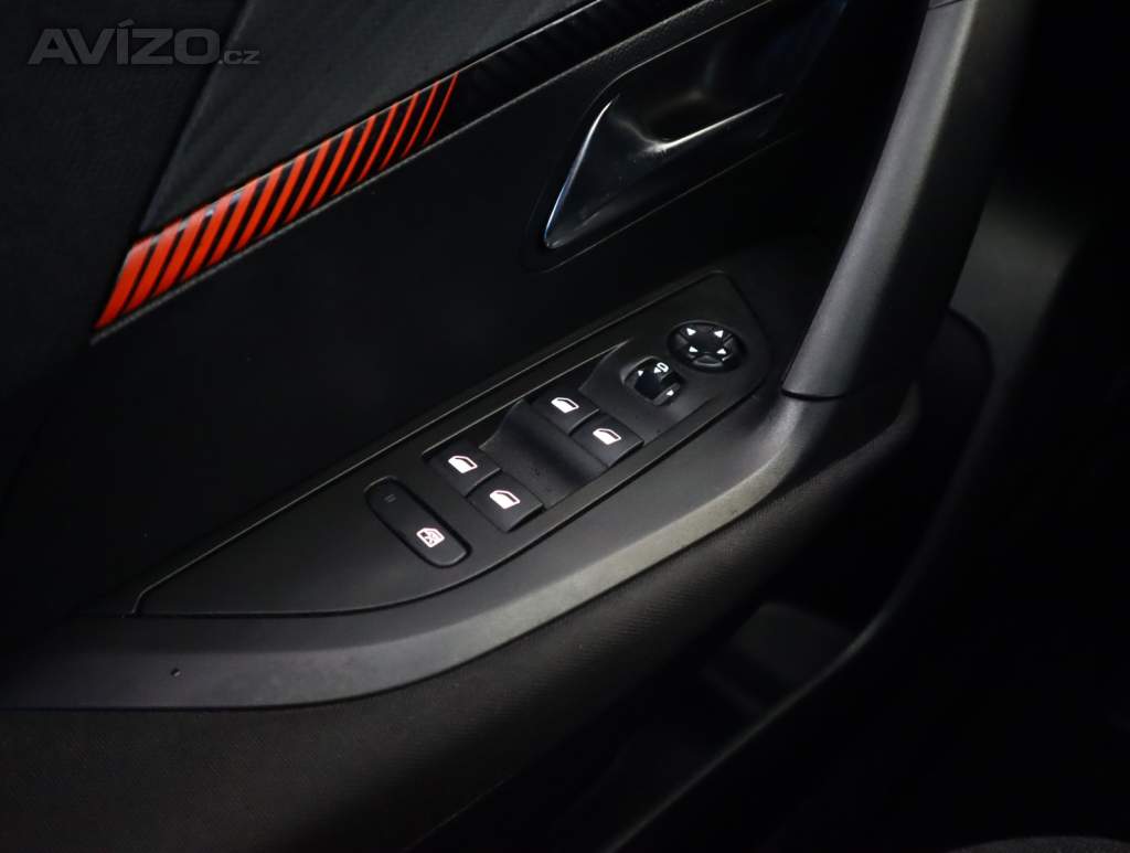 Foto inzerátu Peugeot 2008 1.2 PureTech