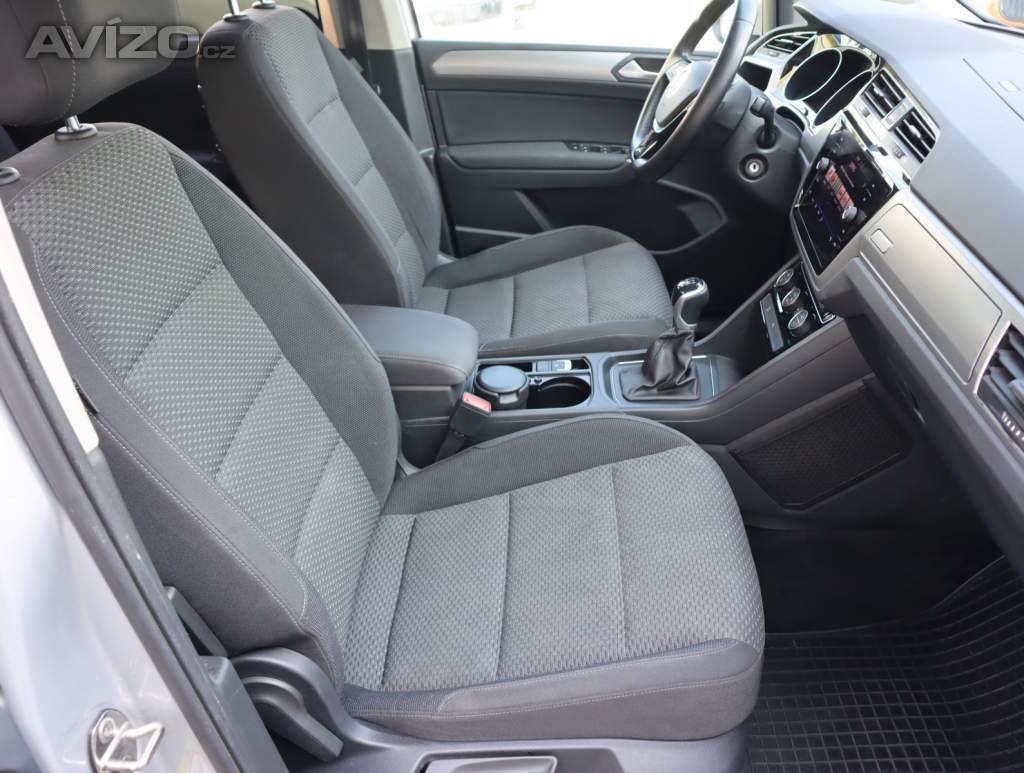 Foto inzerátu Volkswagen Touran 2.0 TDI