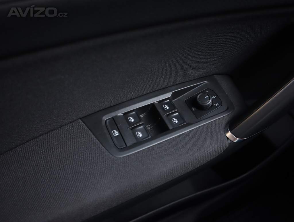 Foto inzerátu Volkswagen Touran 2.0 TDI