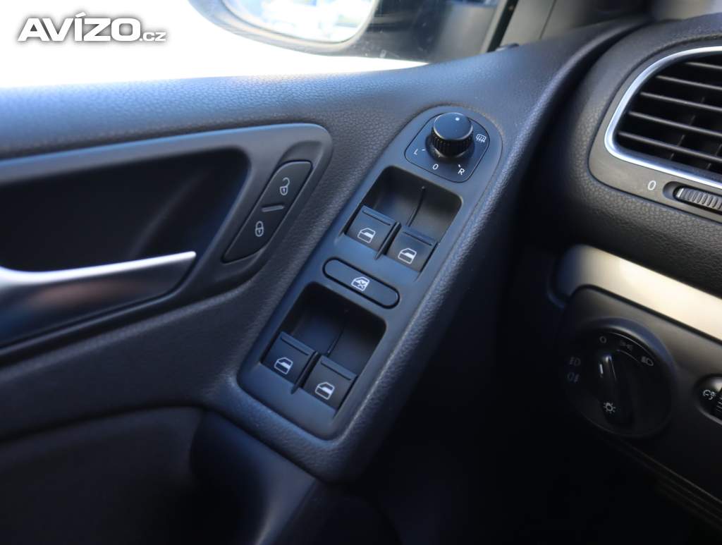 Foto inzerátu Volkswagen Golf 1.2 TSI