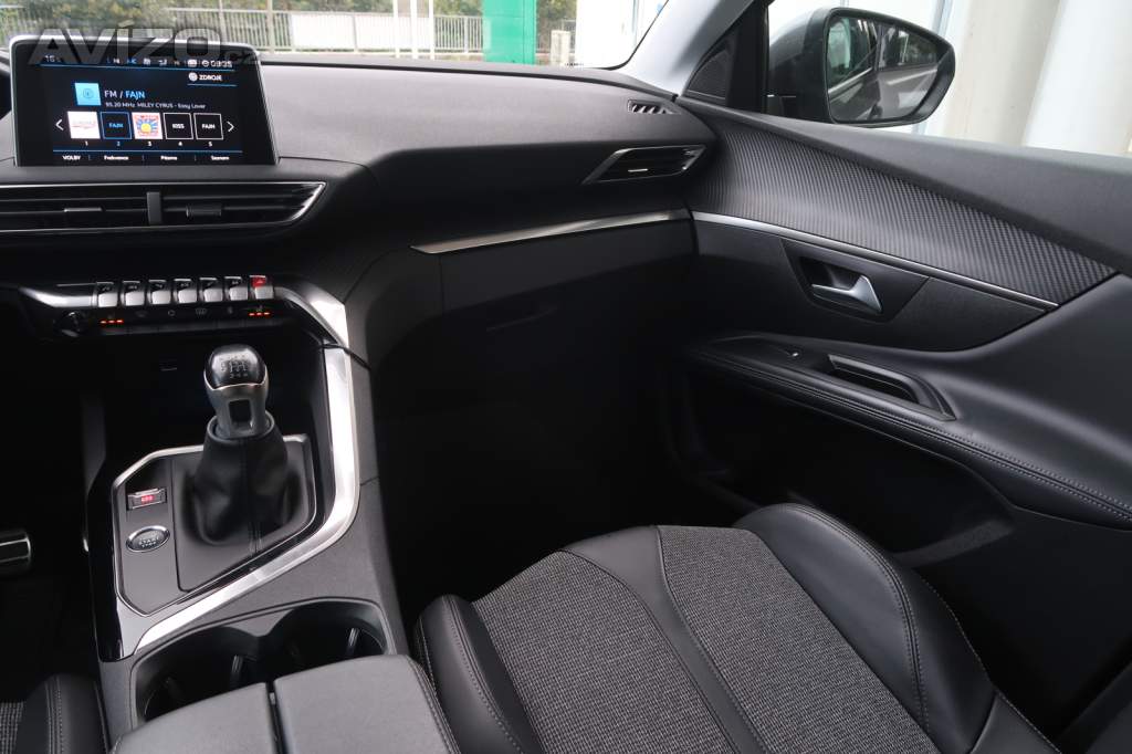 Foto inzerátu Peugeot 5008 PureTech 130