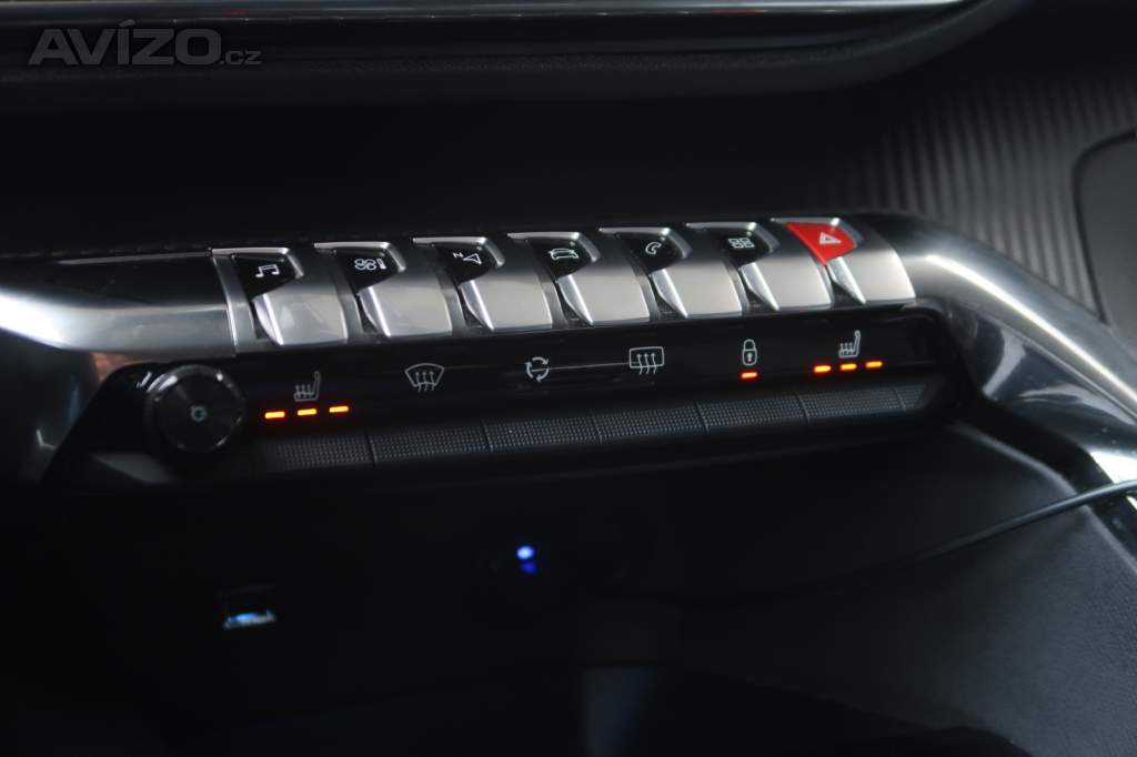 Foto inzerátu Peugeot 5008 PureTech 130