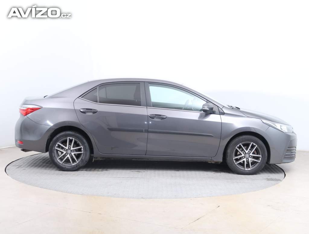 Foto inzerátu Toyota Corolla 1.6 Valvematic