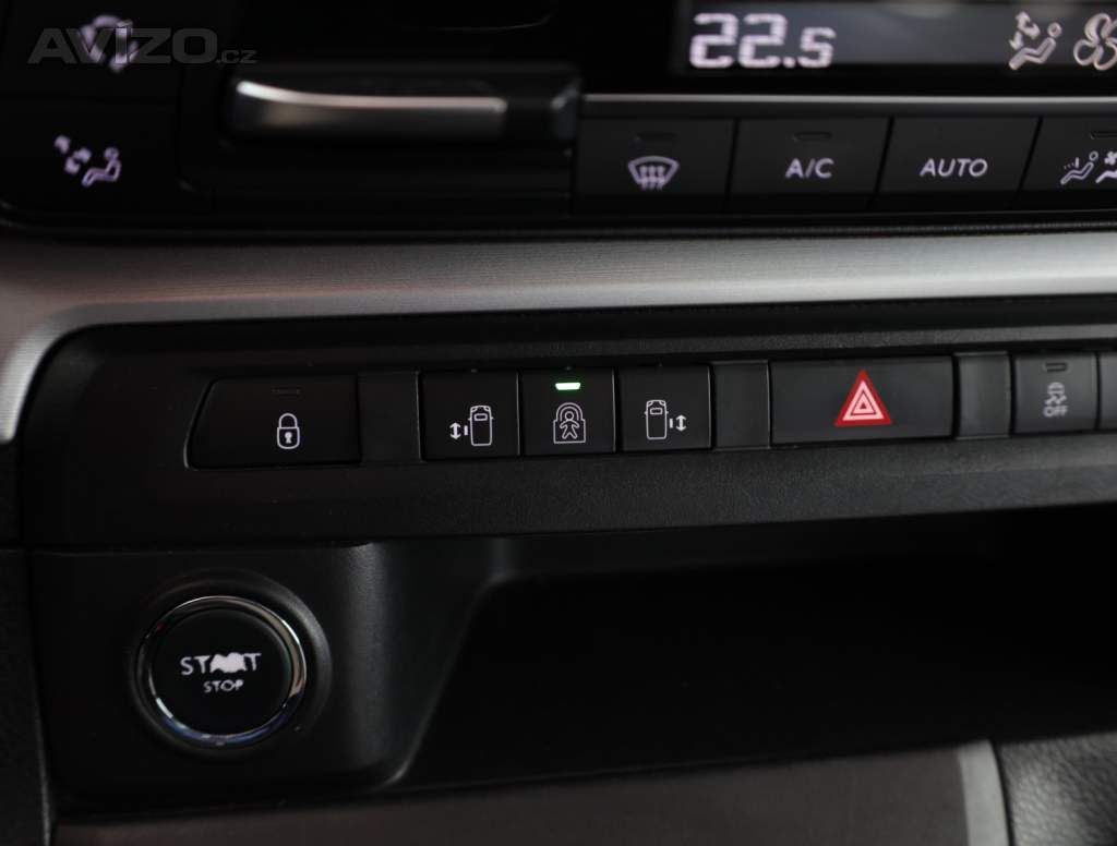 Foto inzerátu Peugeot Traveller 2.0 BlueHDi