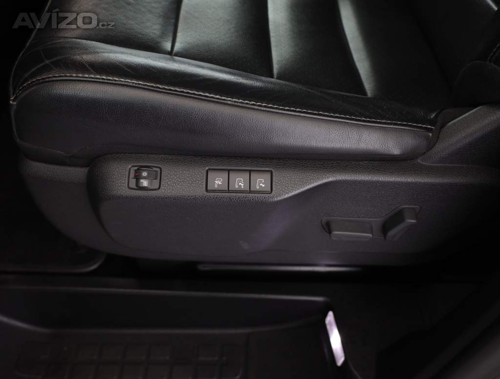 Foto inzerátu Peugeot Traveller 2.0 BlueHDi