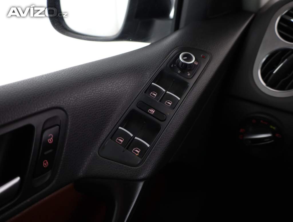 Foto inzerátu Volkswagen Tiguan 2.0 TDI