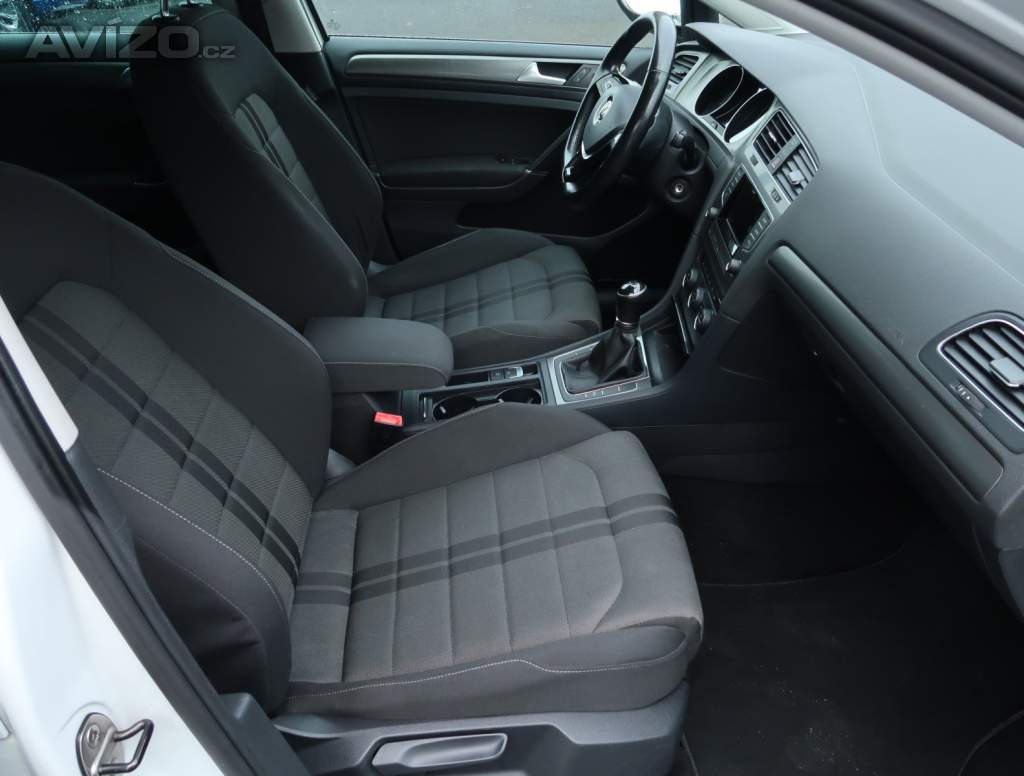 Foto inzerátu Volkswagen Golf 1.6 TDI