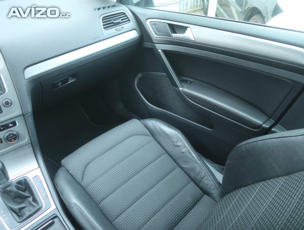 Foto inzerátu Volkswagen Golf 2.0 TDI