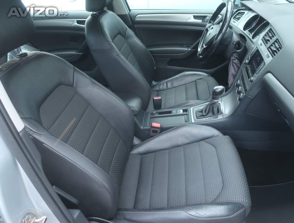 Foto inzerátu Volkswagen Golf 2.0 TDI