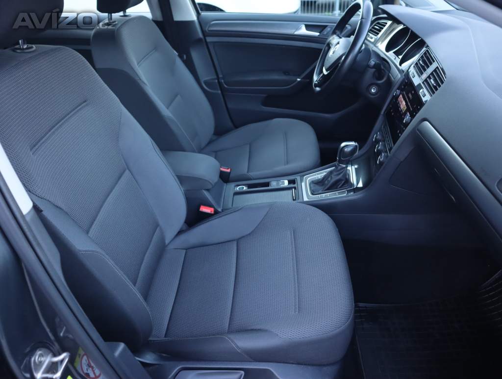 Foto inzerátu Volkswagen Golf 1.6 TDI