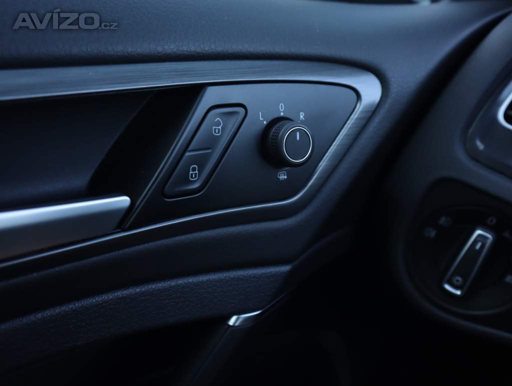 Foto inzerátu Volkswagen Golf 1.6 TDI