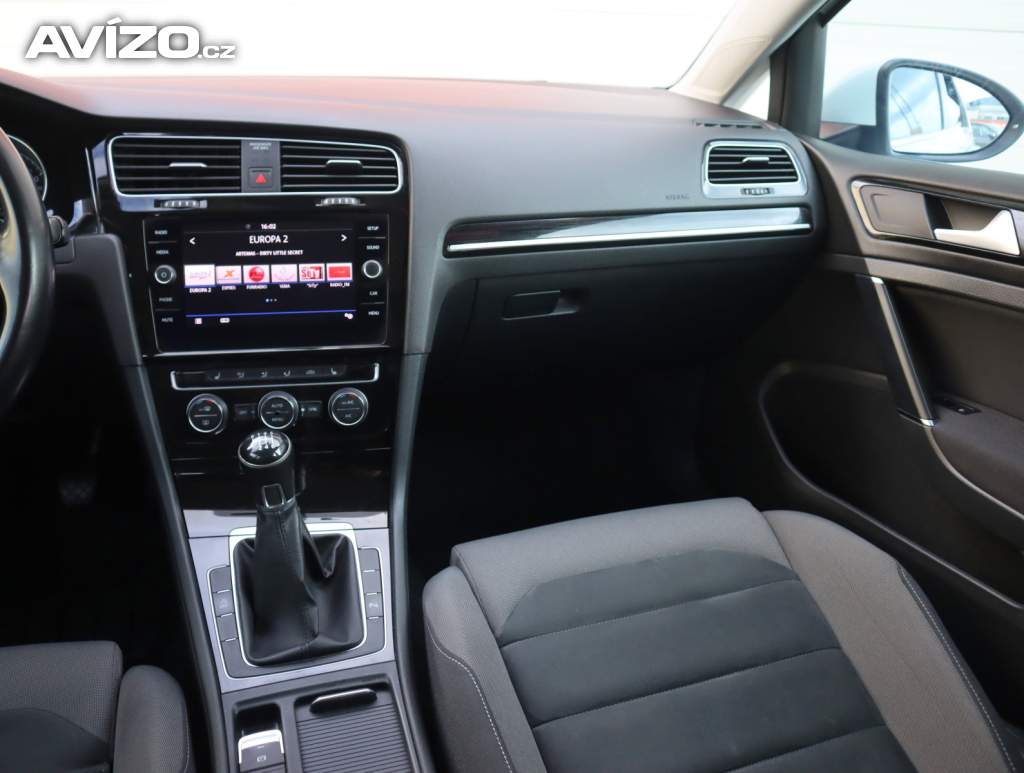 Foto inzerátu Volkswagen Golf 2.0 TDI