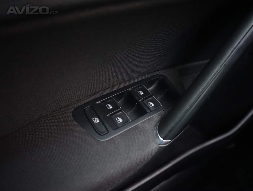 Foto inzerátu Volkswagen Golf 2.0 TDI