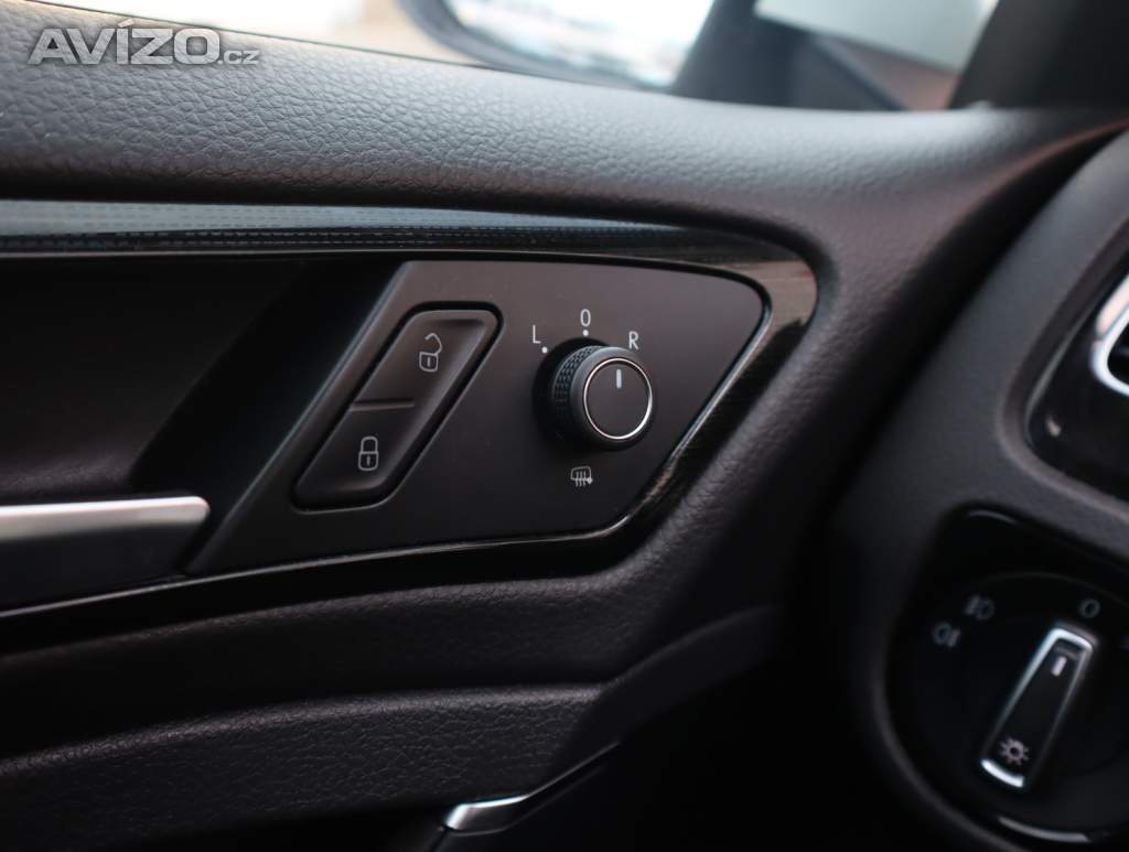 Foto inzerátu Volkswagen Golf 2.0 TDI