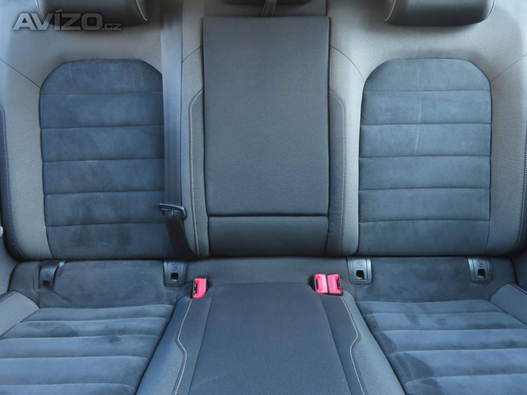 Foto inzerátu Volkswagen Golf 2.0 TDI