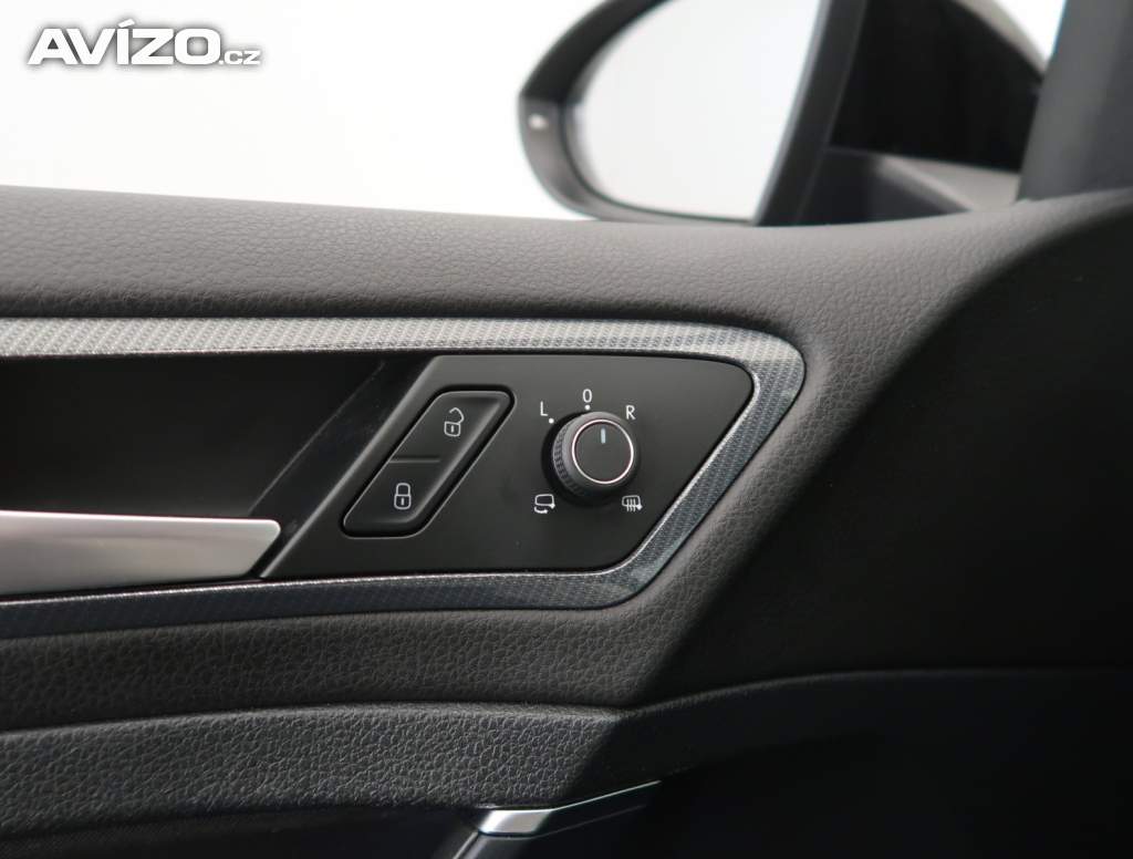 Foto inzerátu Volkswagen Golf 1.5 TSI