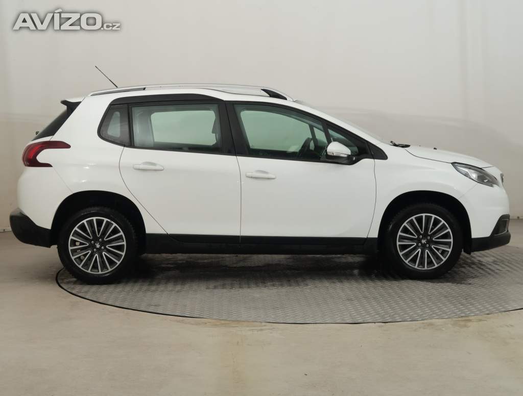 Foto inzerátu Peugeot 2008 1.2 PureTech