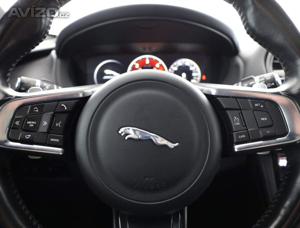 Foto inzerátu Jaguar F-Pace 30d AWD