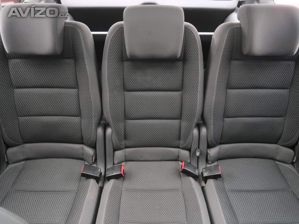 Foto inzerátu Volkswagen Touran 2.0 TDI