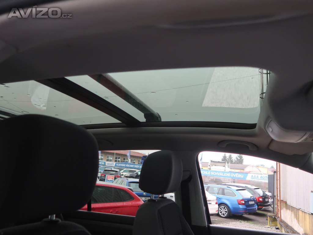 Foto inzerátu Volkswagen Touran 2.0 TDI