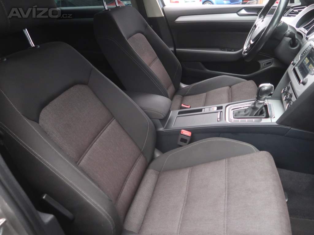 Foto inzerátu Volkswagen Passat 2.0 TDI