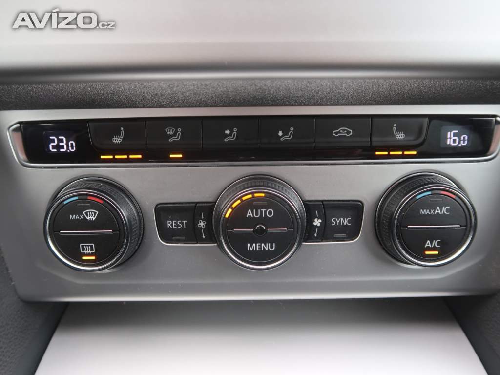 Foto inzerátu Volkswagen Passat 2.0 TDI