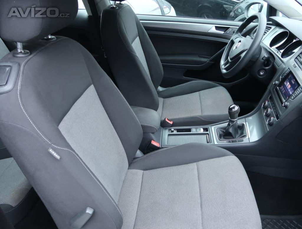 Foto inzerátu Volkswagen Golf 1.2 TSI