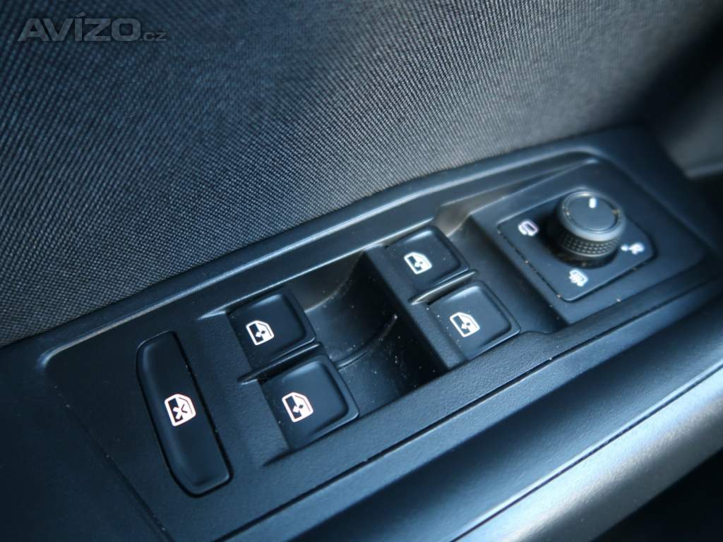 Foto inzerátu Volkswagen T-Roc 2.0 TDI