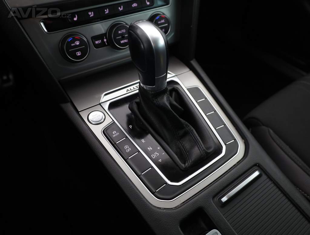 Foto inzerátu Volkswagen Passat 2.0 TDI