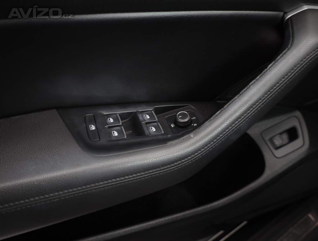 Foto inzerátu Volkswagen Passat 2.0 TDI