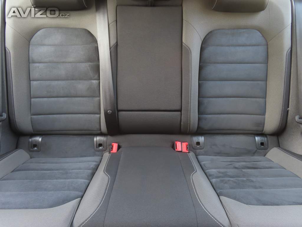 Foto inzerátu Volkswagen Golf 1.6 TDI