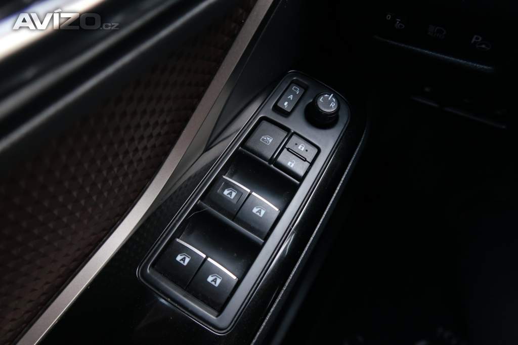 Foto inzerátu Toyota C-HR 1.2 Turbo