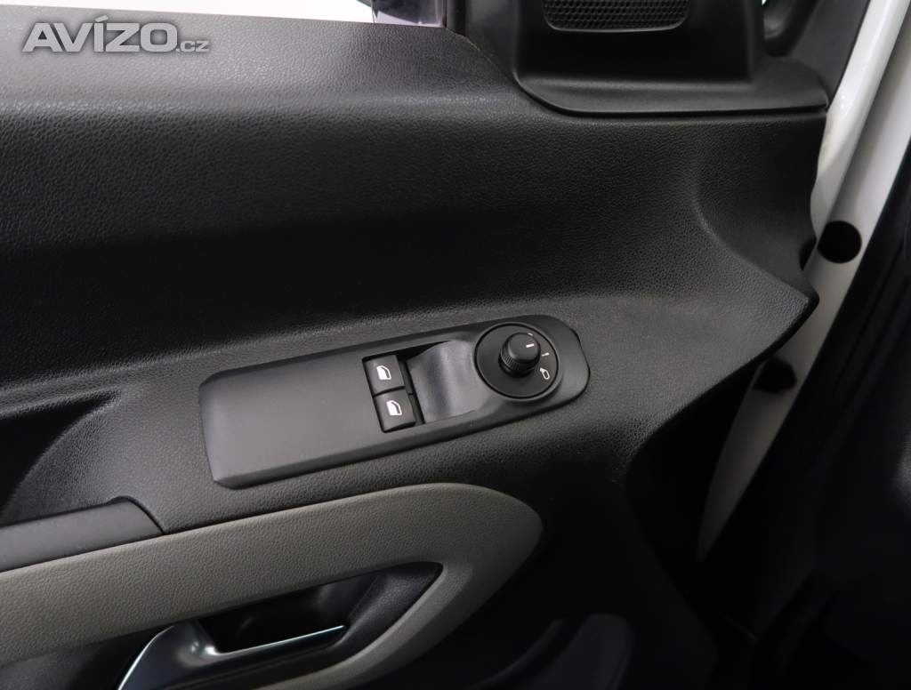 Foto inzerátu Peugeot Rifter 1.2 PureTech