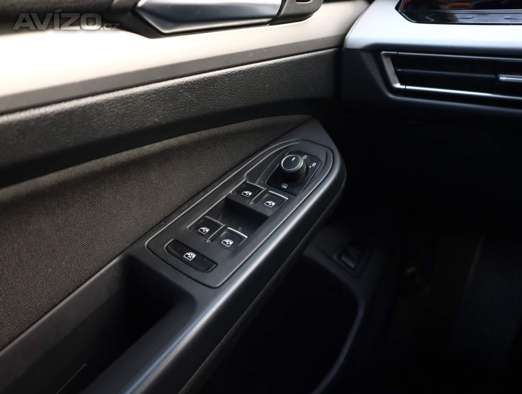 Foto inzerátu Volkswagen Golf 2.0 TDI