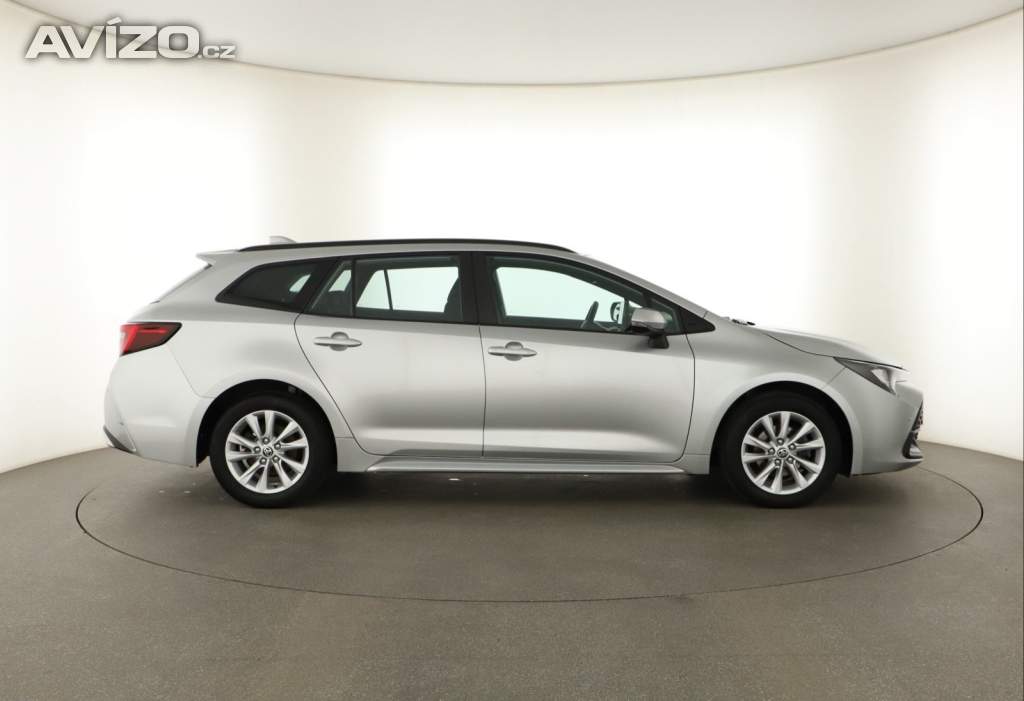 Foto inzerátu Toyota Corolla 1.8 Hybrid