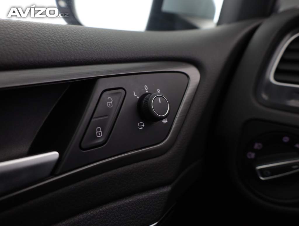 Foto inzerátu Volkswagen Golf 1.5 TSI