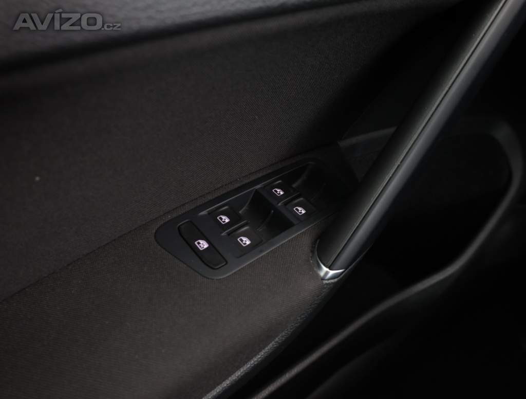 Foto inzerátu Volkswagen Golf 1.5 TSI