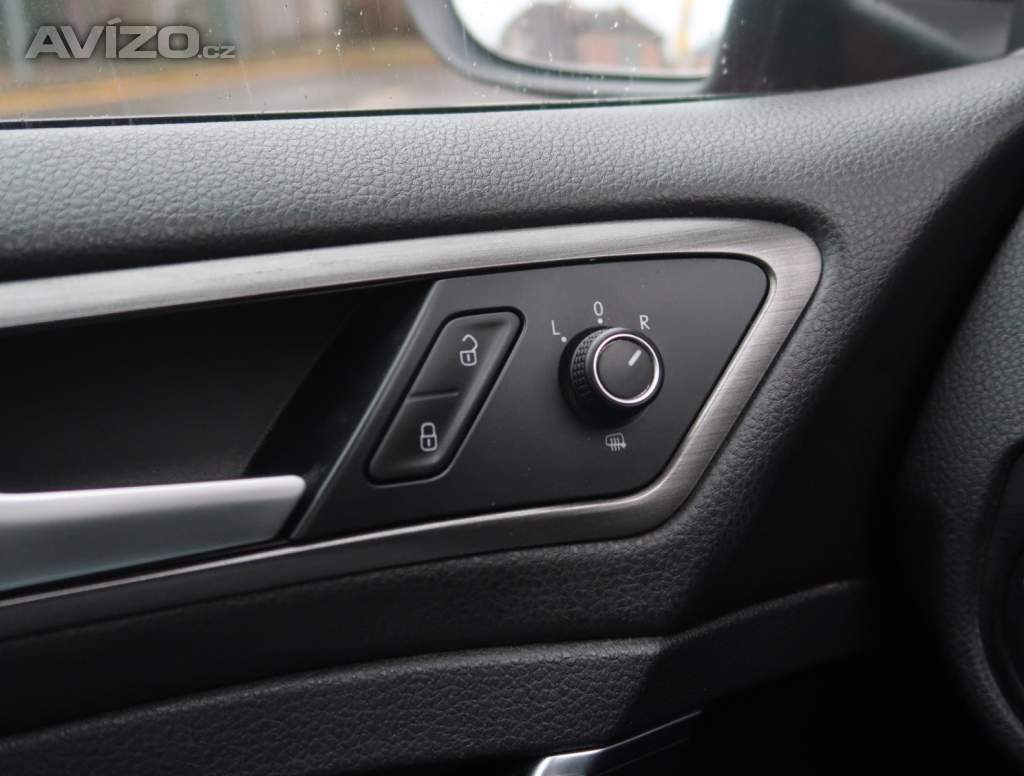 Foto inzerátu Volkswagen Golf 1.2 TSI