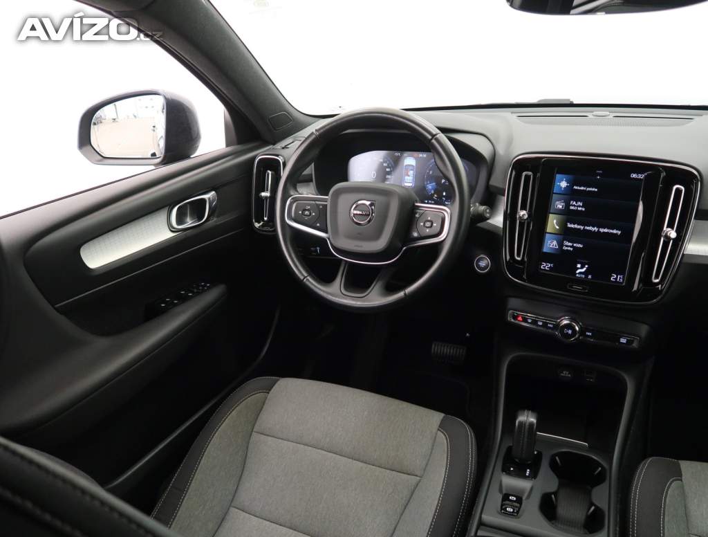 Foto inzerátu Volvo XC40 B4