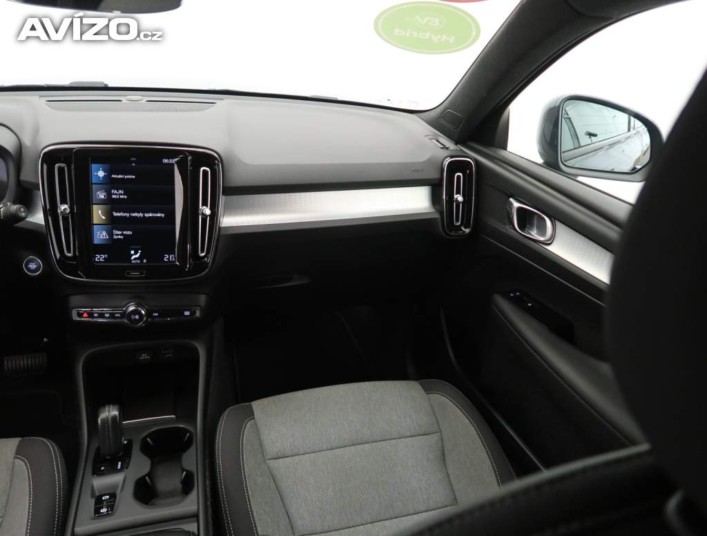 Foto inzerátu Volvo XC40 B4