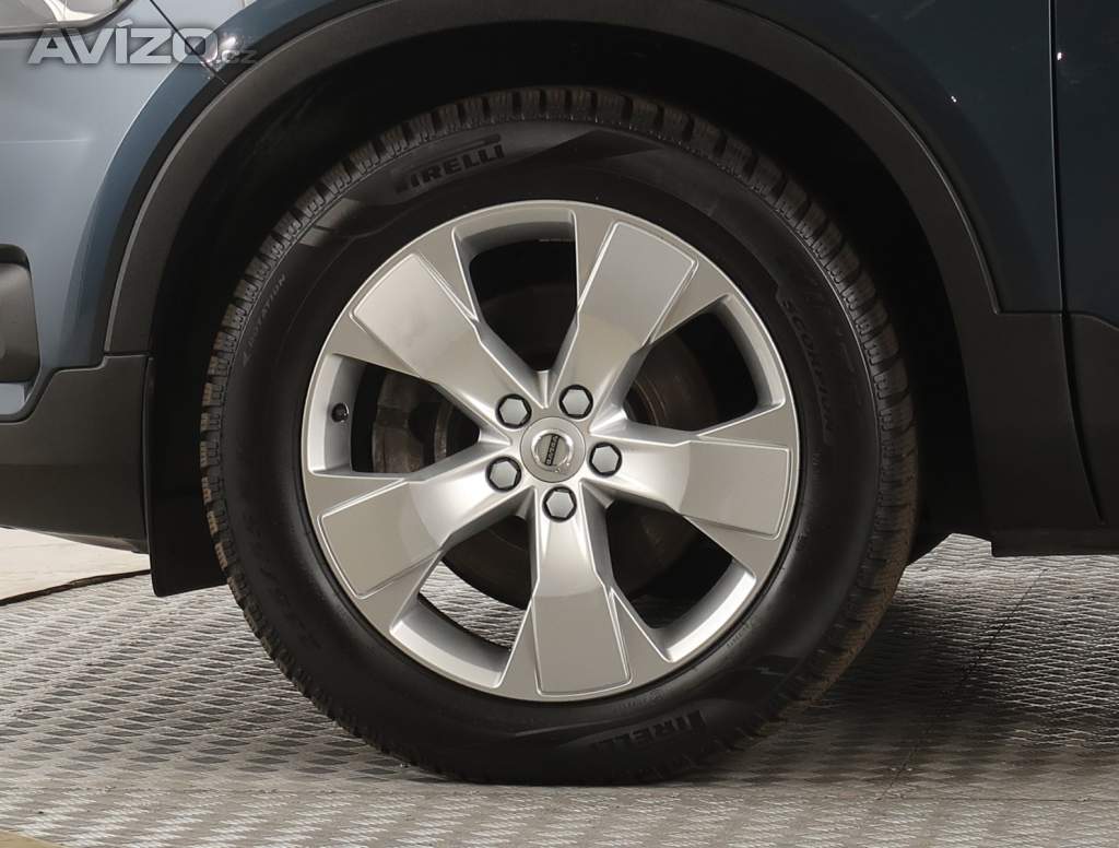 Foto inzerátu Volvo XC40 B4