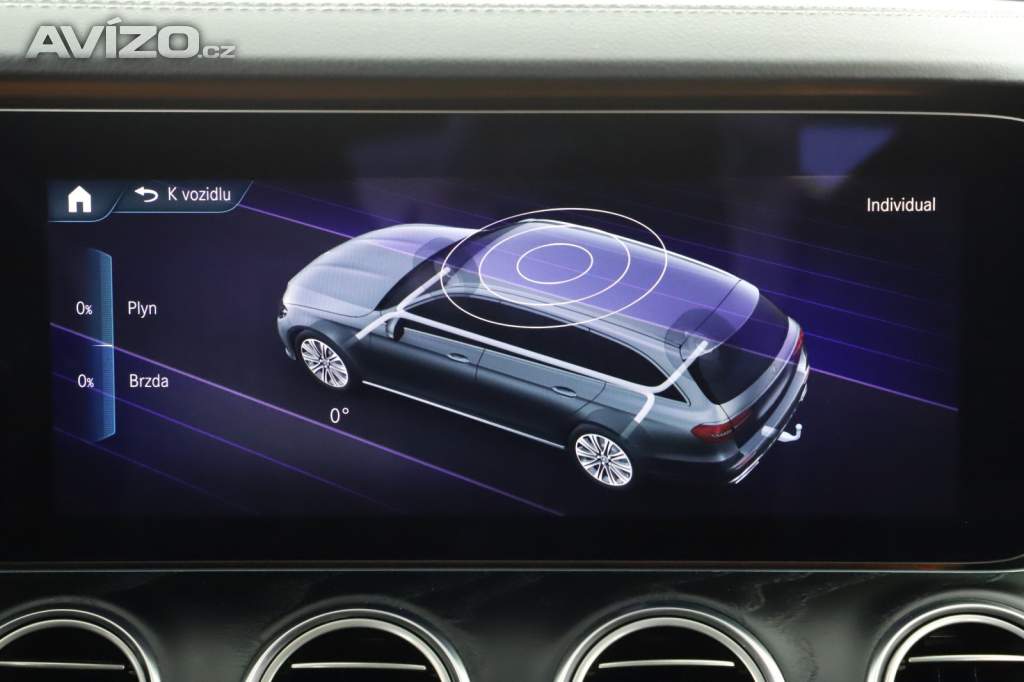 Foto inzerátu Mercedes-Benz Třídy E E 200 4MATIC