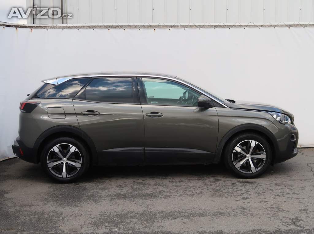 Foto inzerátu Peugeot 3008 1.2 PureTech