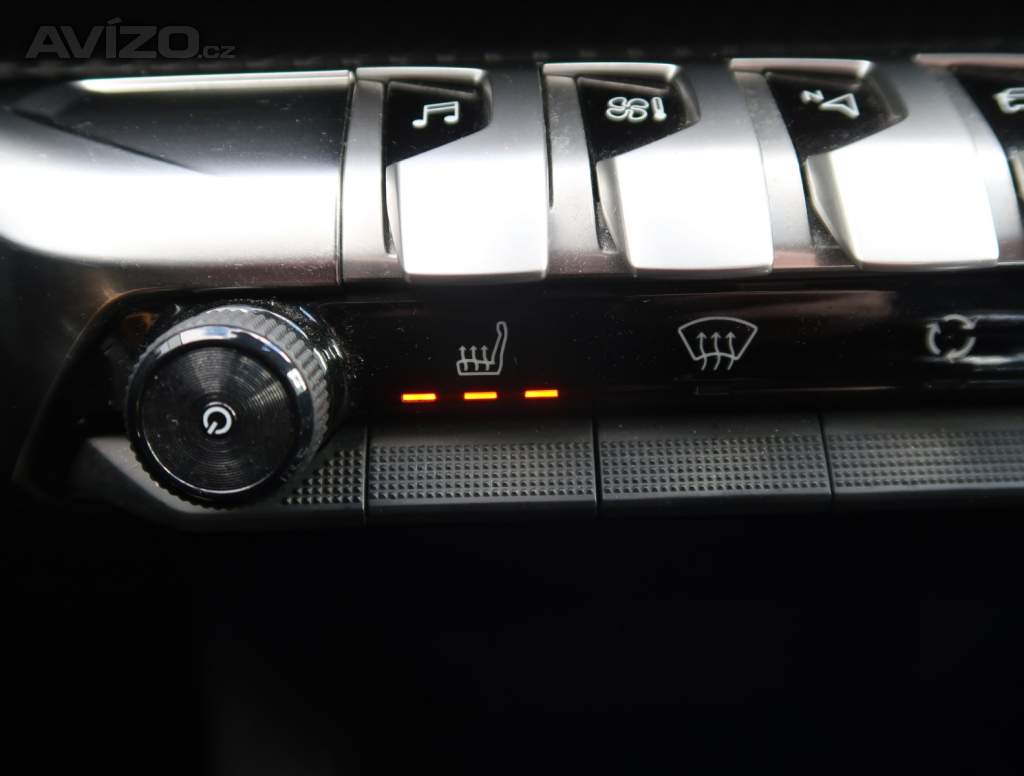 Foto inzerátu Peugeot 3008 1.2 PureTech